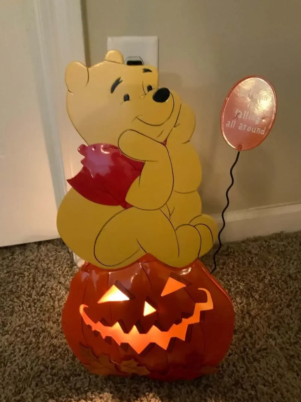 Disney Winnie The Pooh Autumn Leaves Halloween Lighted Pumpkin Decor